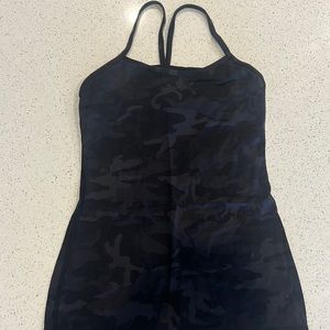 Black Camo Power Y Tank size 4